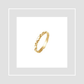 G10132-kultainen-seppele-sormus-M-tammi-jewellery-vihkisormus-kihlasormus-kivetön-kultasormus-tammen-koru-verkkokauppa